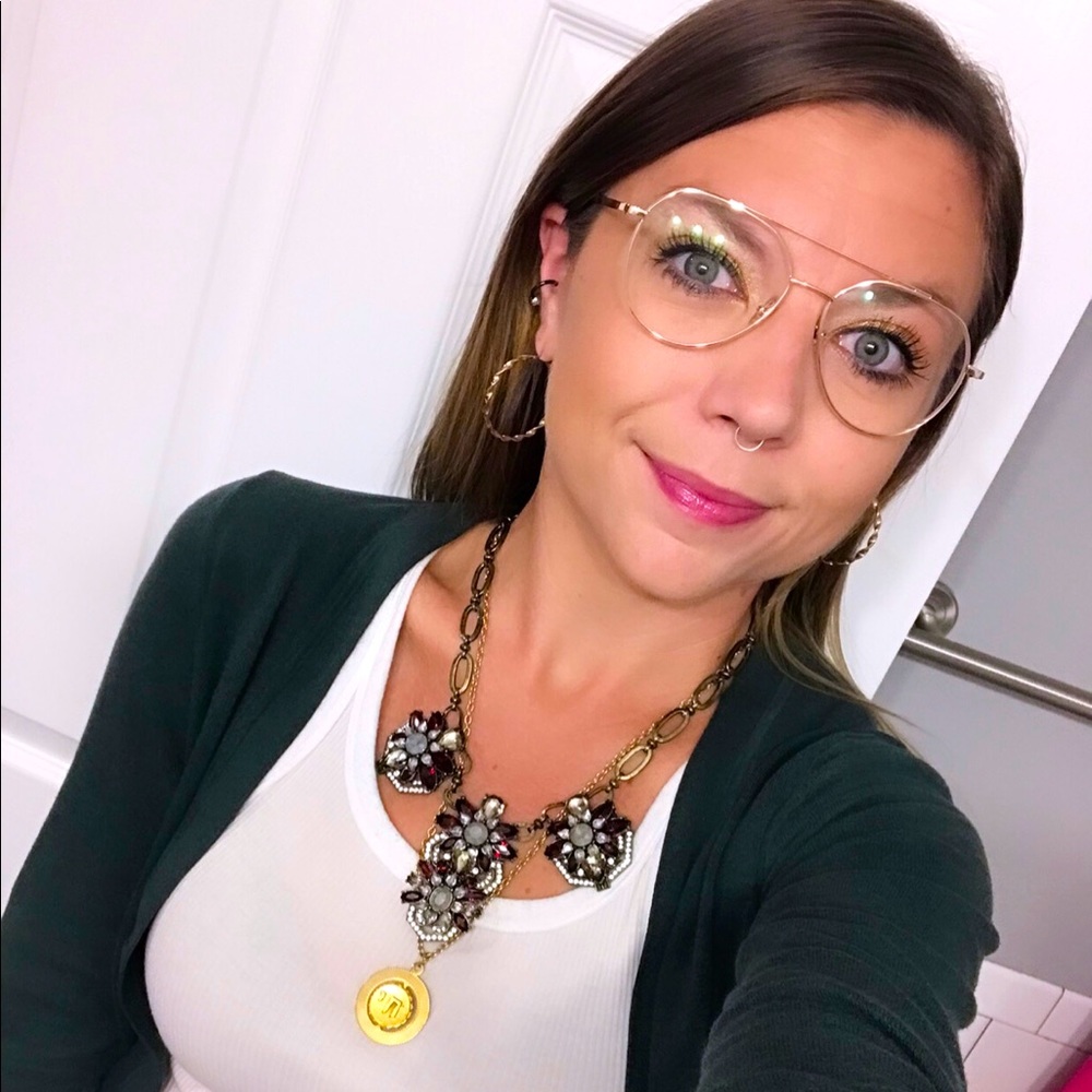 Meet your Posher, Caroline